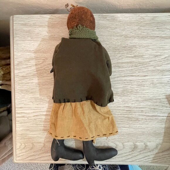 Vintage Fall Decor Stuffed Pumpkin Head Doll Holding Crow Halloween - Picture 6 of 6